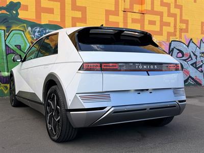 2022 Hyundai Ioniq 5 - Thumbnail