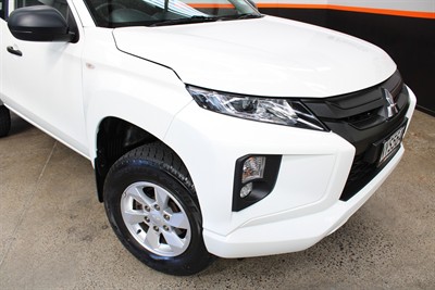2022 Mitsubishi Triton - Thumbnail