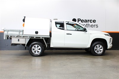 2022 Mitsubishi Triton - Thumbnail