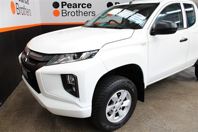 2022 Mitsubishi Triton - Thumbnail