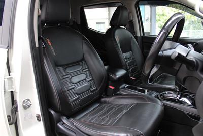 2021 Nissan Navara - Thumbnail