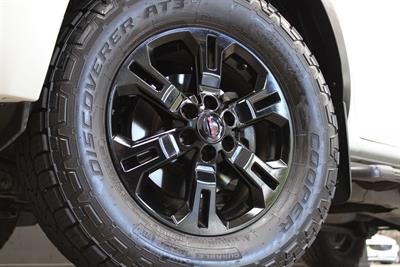 2021 Nissan Navara - Thumbnail