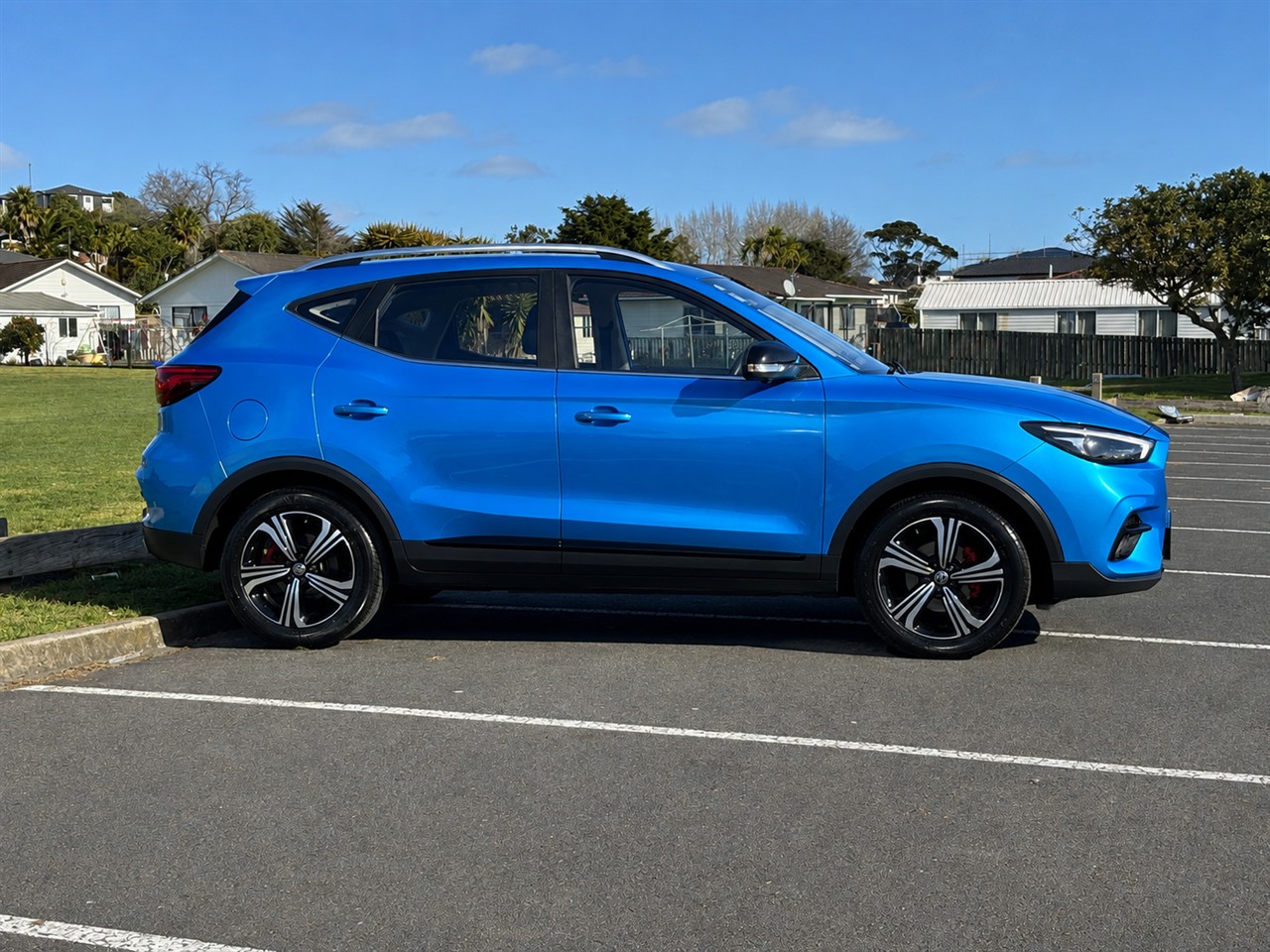 2023 MG ZST