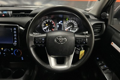 2023 Toyota Hilux - Thumbnail