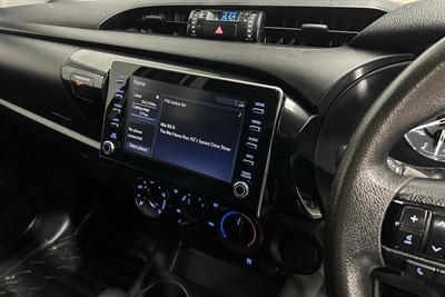2023 Toyota Hilux - Thumbnail