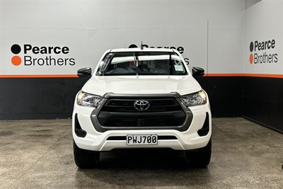 2023 Toyota Hilux - Thumbnail
