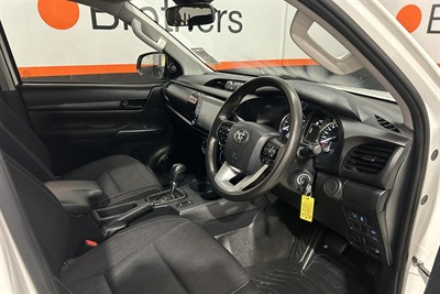 2023 Toyota Hilux - Thumbnail