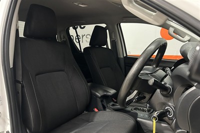 2023 Toyota Hilux - Thumbnail