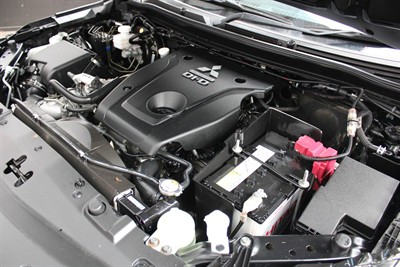 2020 Mitsubishi Triton - Thumbnail