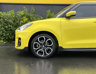 2018 Suzuki Swift - Thumbnail
