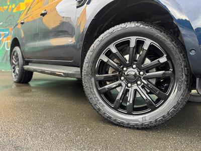 2020 Ford Everest - Thumbnail