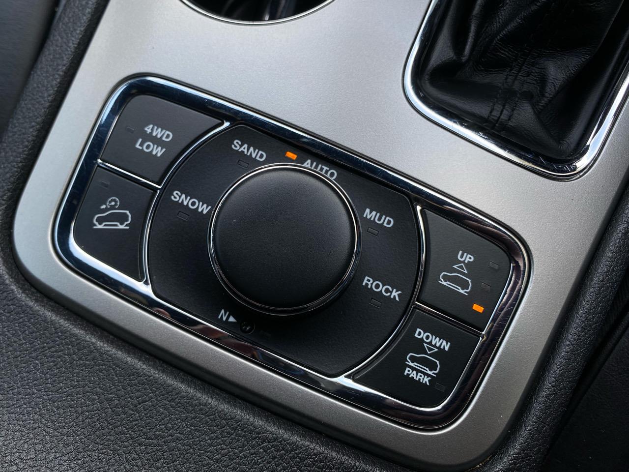 2019 Jeep GRAND CHEROKEE