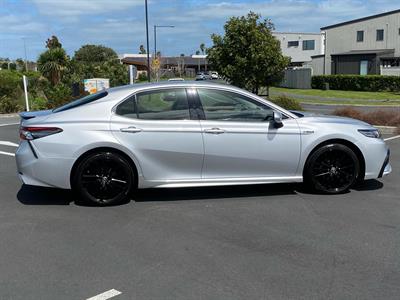 2022 Toyota Camry - Thumbnail