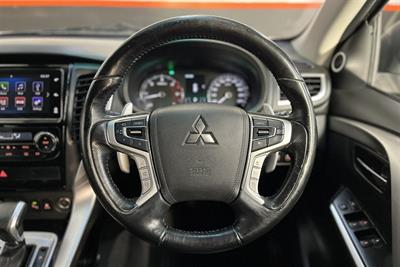 2017 Mitsubishi Pajero Sport - Thumbnail