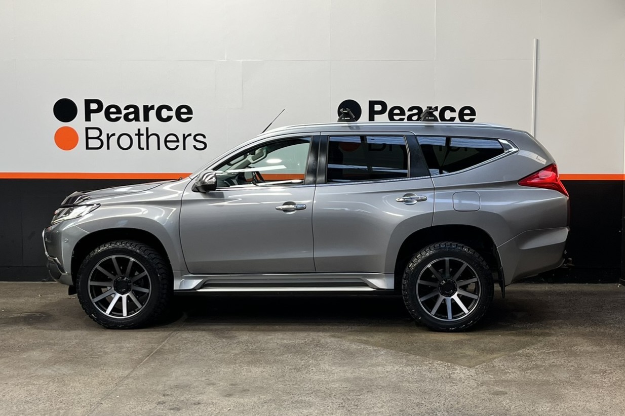 2017 Mitsubishi Pajero Sport