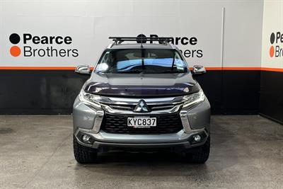 2017 Mitsubishi Pajero Sport - Thumbnail