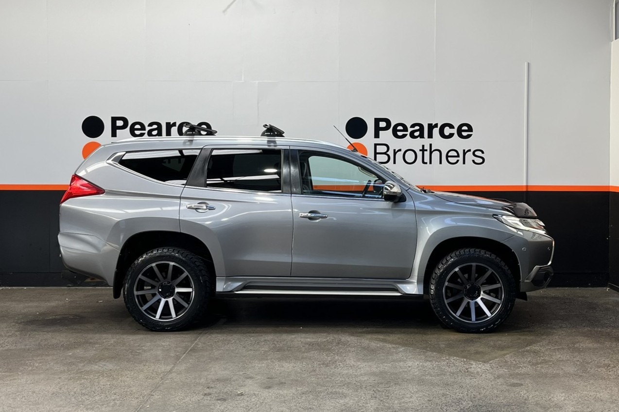 2017 Mitsubishi Pajero Sport