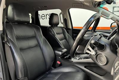 2017 Mitsubishi Pajero Sport - Thumbnail