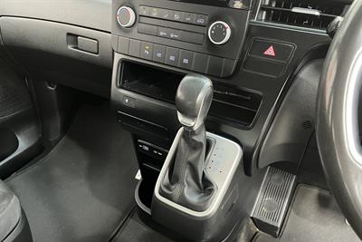 2021 Hyundai Staria - Thumbnail