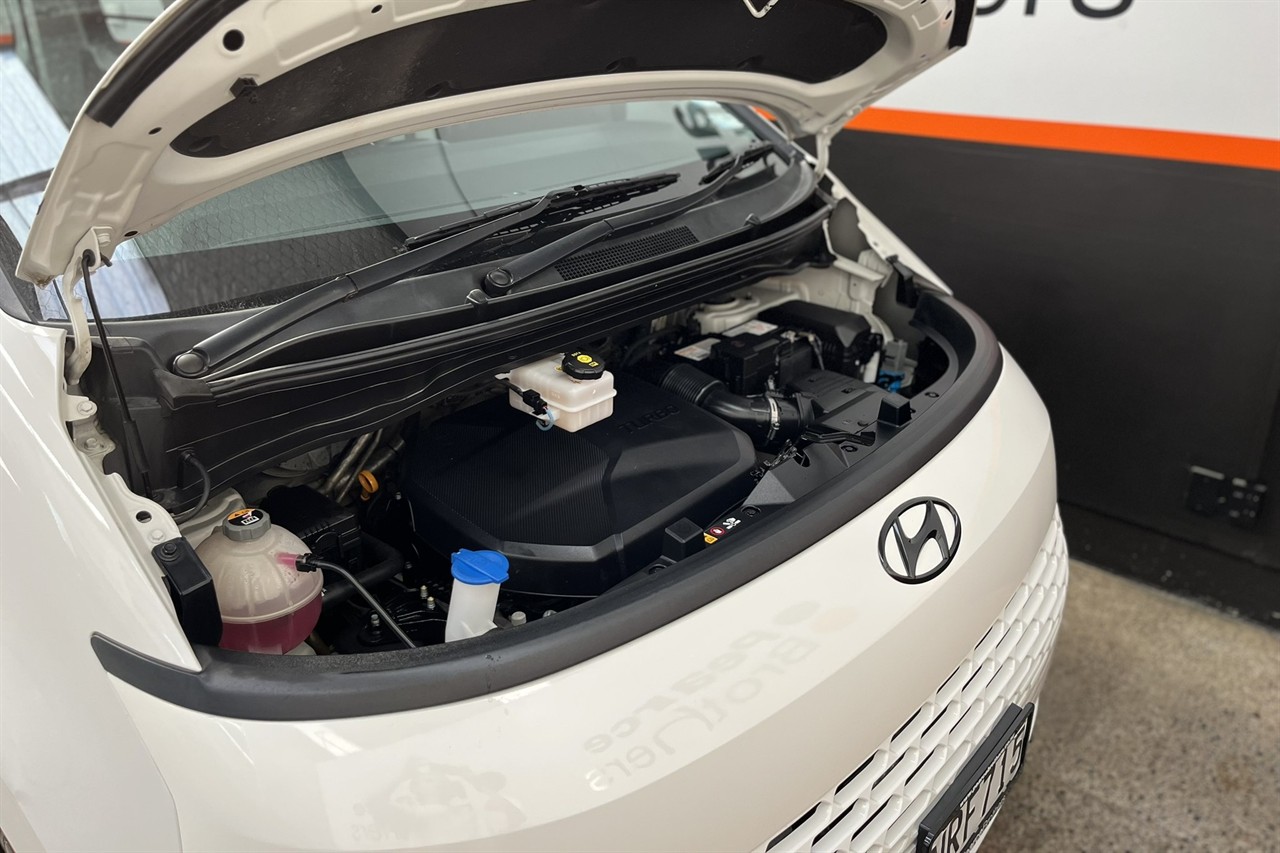 2021 Hyundai Staria