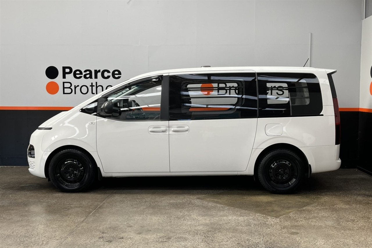 2021 Hyundai Staria