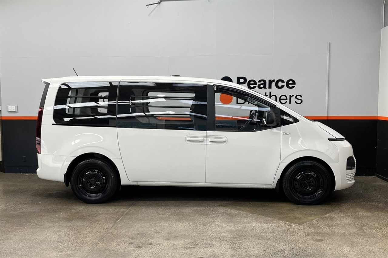 2021 Hyundai Staria