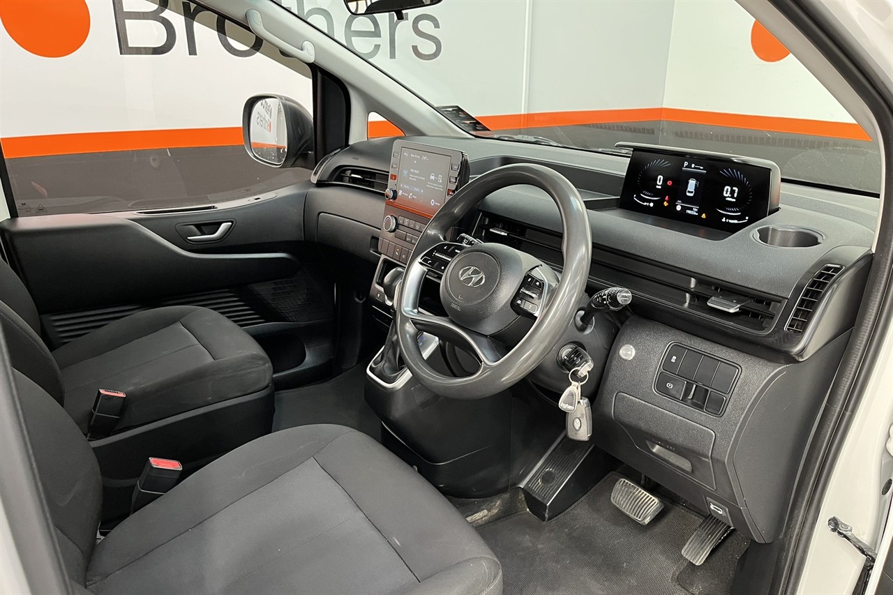 2021 Hyundai Staria