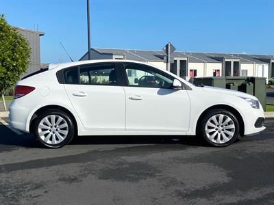 2016 Holden Cruze - Thumbnail