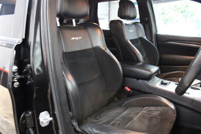 2016 Jeep Grand Cherokee - Thumbnail
