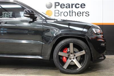 2016 Jeep Grand Cherokee - Thumbnail