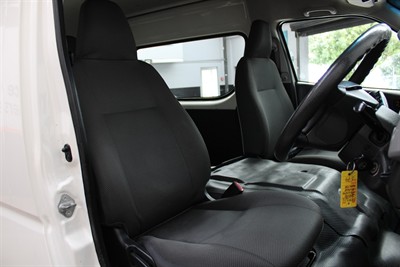 2010 Toyota Hiace - Thumbnail