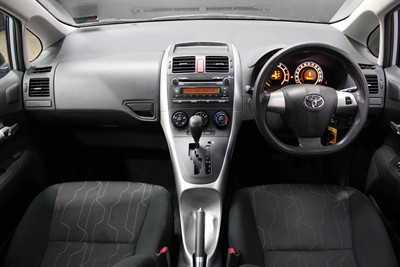 2011 Toyota Corolla - Thumbnail