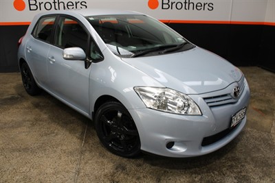 2011 Toyota Corolla - Thumbnail