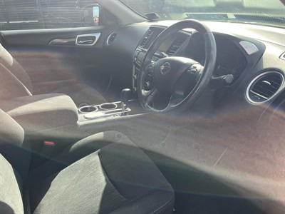 2017 Nissan Pathfinder - Thumbnail