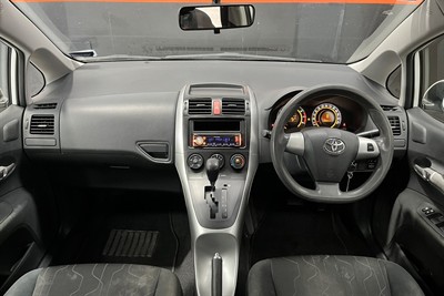 2011 Toyota Corolla - Thumbnail