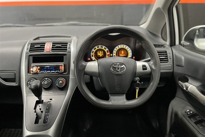 2011 Toyota Corolla - Thumbnail