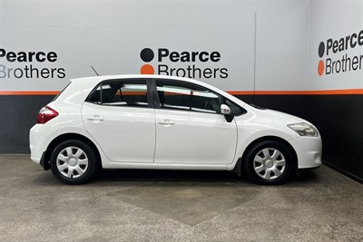 2011 Toyota Corolla - Thumbnail