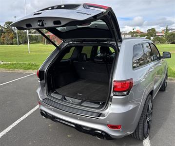 2017 Jeep GRAND CHEROKEE - Thumbnail