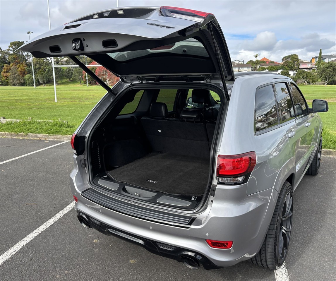 2017 Jeep GRAND CHEROKEE