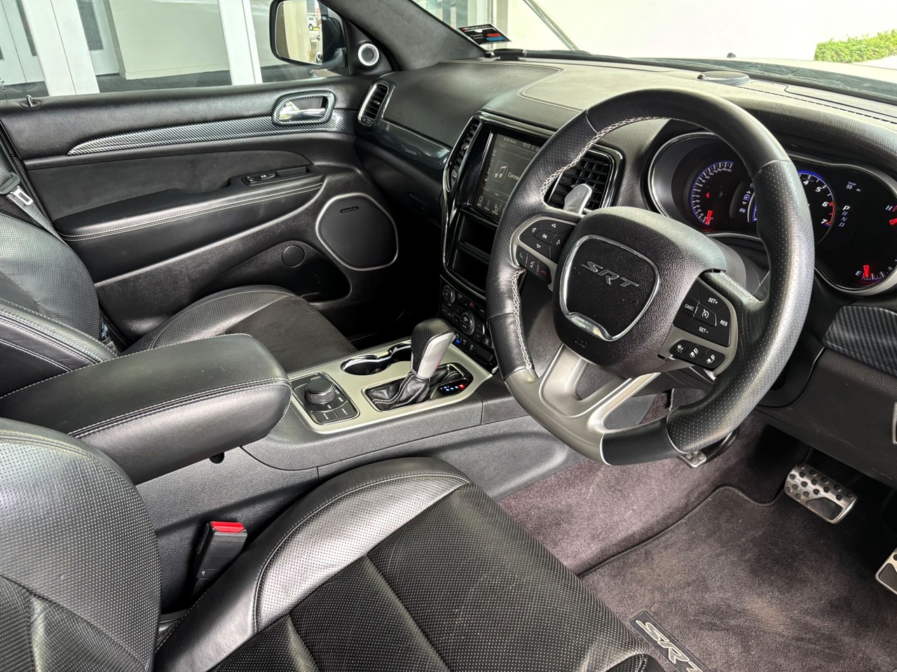 2017 Jeep GRAND CHEROKEE