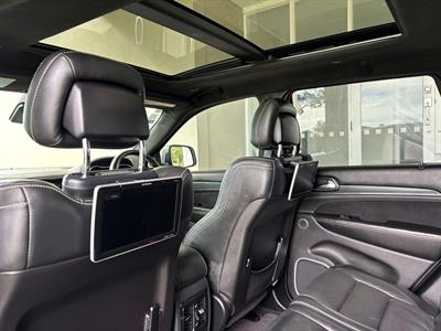 2017 Jeep GRAND CHEROKEE - Thumbnail