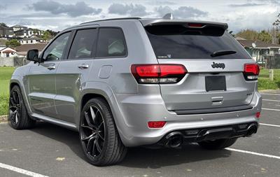 2017 Jeep GRAND CHEROKEE - Thumbnail