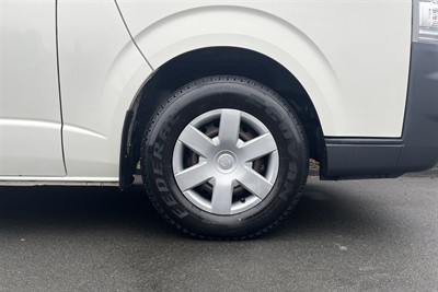 2010 Toyota Hiace - Thumbnail