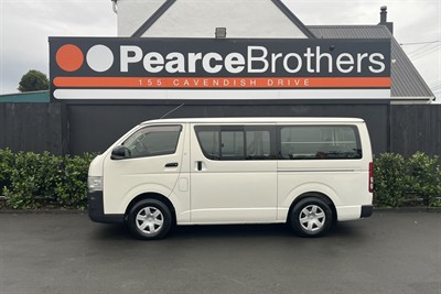 2010 Toyota Hiace - Thumbnail