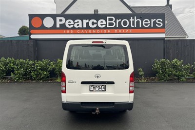 2010 Toyota Hiace - Thumbnail