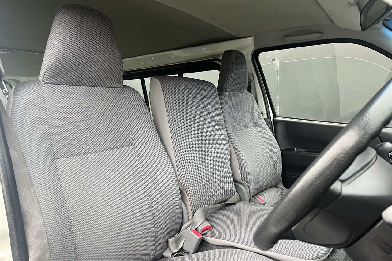 2010 Toyota Hiace