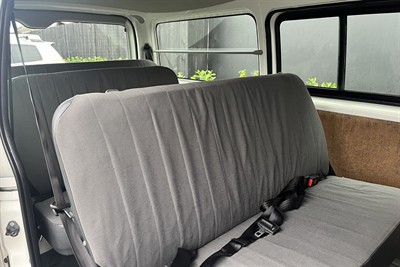 2010 Toyota Hiace - Thumbnail