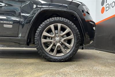 2017 Jeep Grand Cherokee - Thumbnail