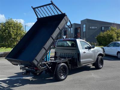 2020 Nissan Navara - Thumbnail