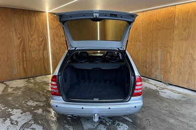 2001 Mercedes-Benz C32 - Thumbnail
